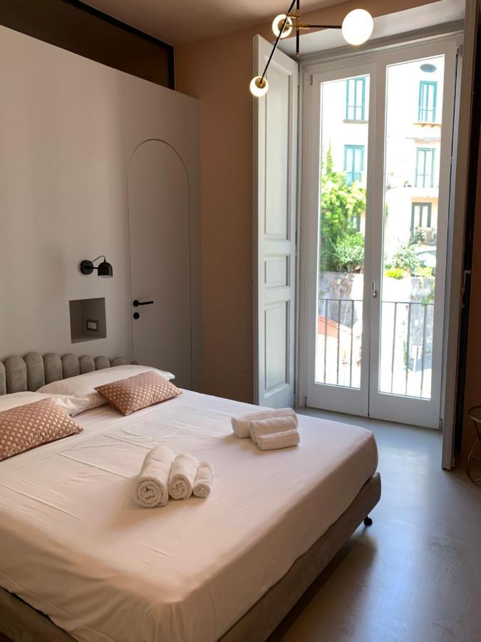 Luciani 33 Luxury Rooms Салерно Экстерьер фото